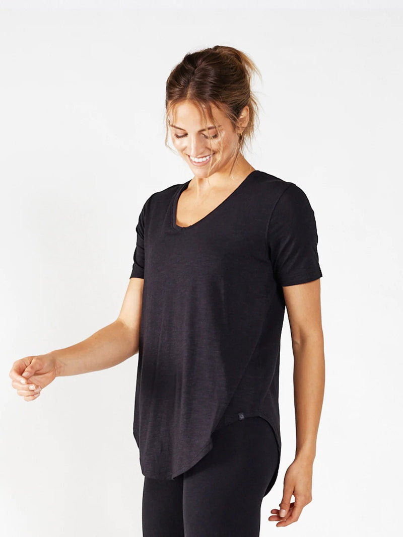 Load image into Gallery viewer, Black / XS Tasc Longline T-Shirt - Women&#39;s Tasc
