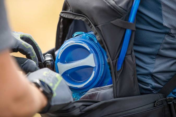 Load image into Gallery viewer, CamelBak Crux 2 Liter Water Reservoir
