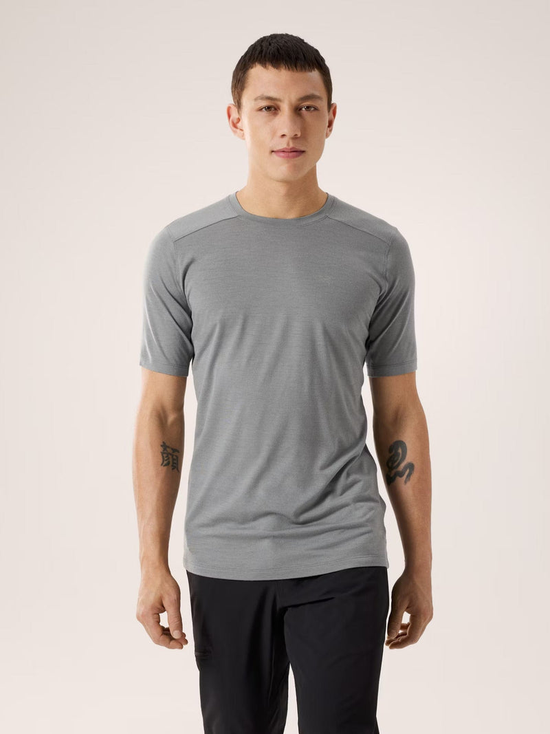 Load image into Gallery viewer, Void / MED Arc&#39;Teryx Men&#39;s Ionia Merino Wool Short Sleeve Arc&#39;Teryx Men&#39;s Ionia Merino Wool Short Sleeve Arcteryx
