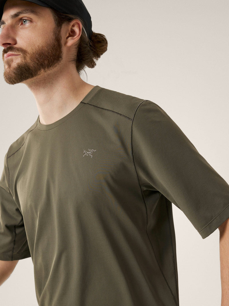 Load image into Gallery viewer, Arcteryx Men&#39;s Cormac Crew Short Sleeve Arcteryx Men&#39;s Cormac Crew Short Sleeve Arcteryx
