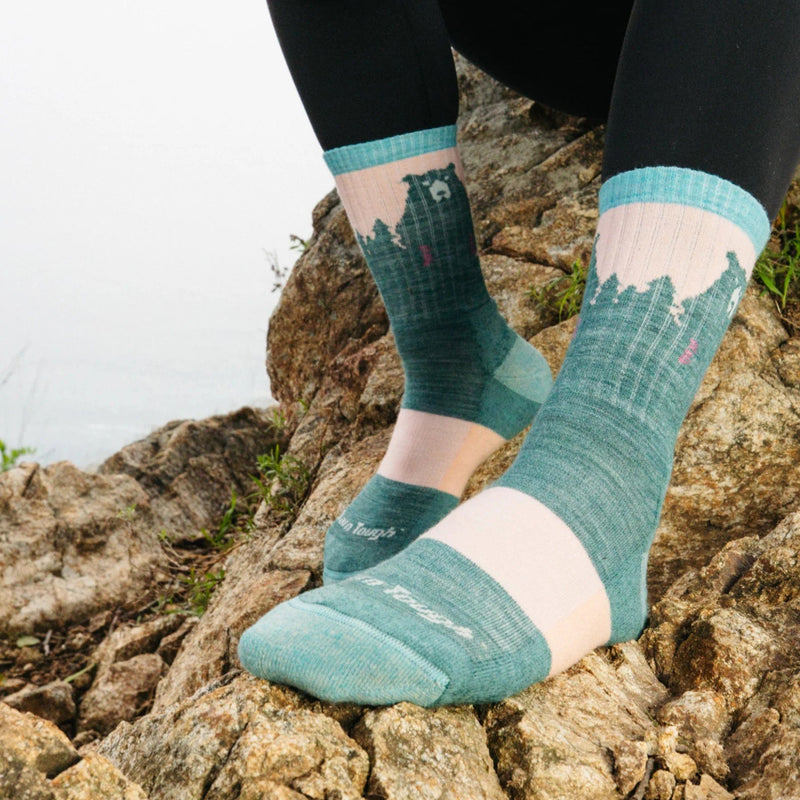 Load image into Gallery viewer, Darn Tough Bear Town Micro Crew Lightweight Hiking Sock - Women&#39;s Darn Tough Bear Town Micro Crew Lightweight Hiking Sock - Women&#39;s Darn Tough
