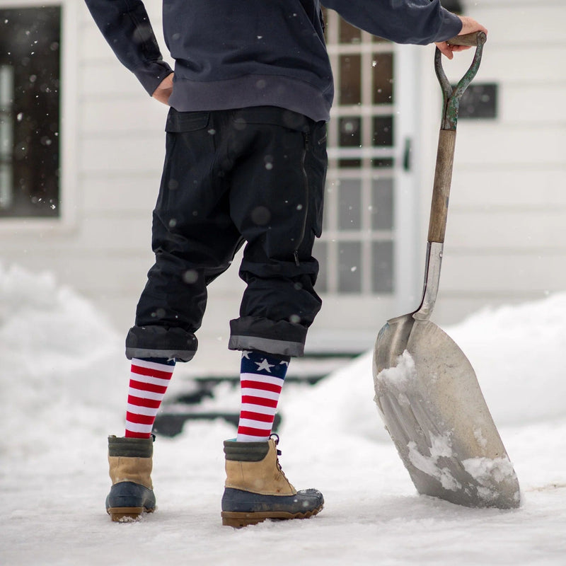 Load image into Gallery viewer, Darn Tough Captain Stripe Light Weight Over-the-Calf Ski Socks - Men&#39;s Darn Tough
