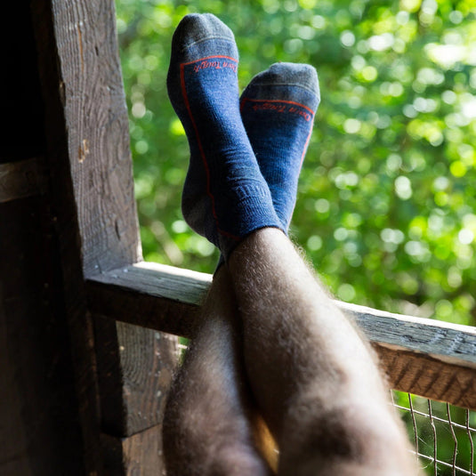 Darn Tough Hiker Quarter Midweight Hiking Socks - Men's Darn Tough