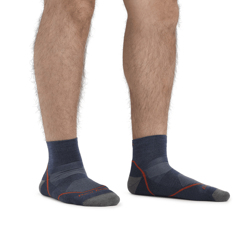 Load image into Gallery viewer, Darn Tough Light Hiker Quarter Lightweight Hiking Sock - Men&#39;s Darn Tough Light Hiker Quarter Lightweight Hiking Sock - Men&#39;s Darn Tough
