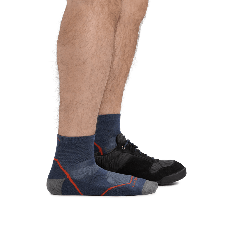 Load image into Gallery viewer, Darn Tough Light Hiker Quarter Lightweight Hiking Sock - Men&#39;s Darn Tough Light Hiker Quarter Lightweight Hiking Sock - Men&#39;s Darn Tough
