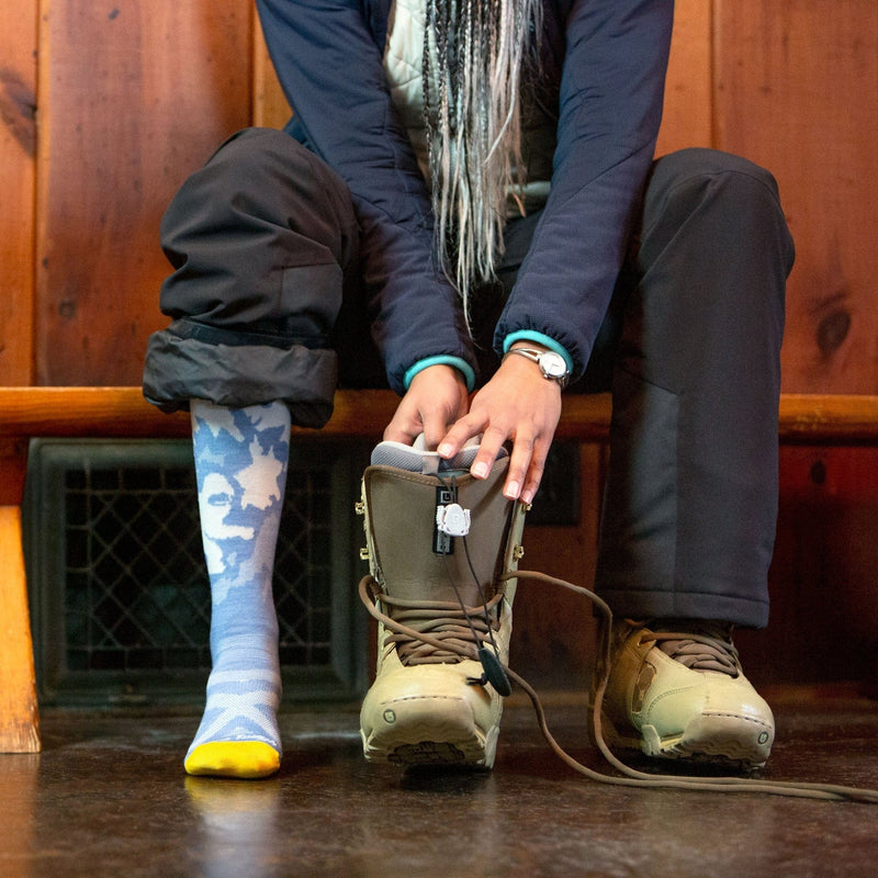 Load image into Gallery viewer, Darn Tough Yeti Over-the-Calf Lightweight Ski &amp; Snowboard Sock - Women&#39;s Darn Tough
