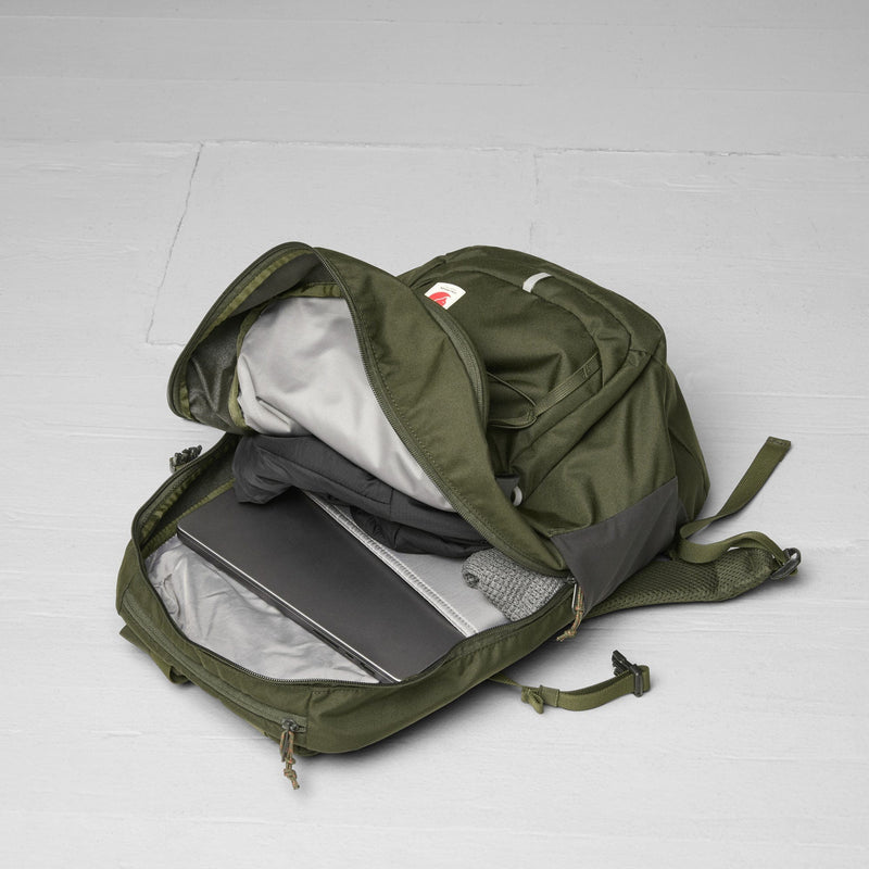 Load image into Gallery viewer, Black Fjallraven Skule 28 Backpack Fjallraven
