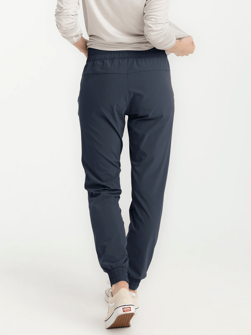 Load image into Gallery viewer, Free Fly Breeze Pull-On Jogger - Women&#39;s Free Fly Breeze Pull-On Jogger - Women&#39;s Free Fly
