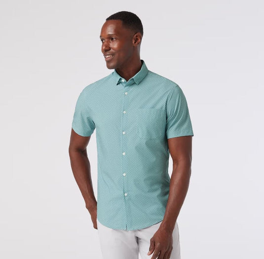 Mizzen + Main Leeward Short Sleeve Dress Shirt Trim Fit in Pale Blue Clover Mizzen + Main Leeward Short Sleeve Dress Shirt Trim Fit in Pale Blue Clover Mizzen + Main