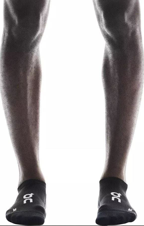 Load image into Gallery viewer, On Men&#39;s Core Run Sock Low 2P in Black On Men&#39;s Core Run Sock Low 2P in Black On
