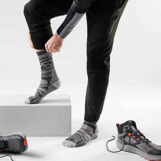 Smartwool Men's Hike Mountain Range Crew in Charcoal / Light Grey Smartwool Men's Hike Mountain Range Crew in Charcoal / Light Grey Smartwool Corp