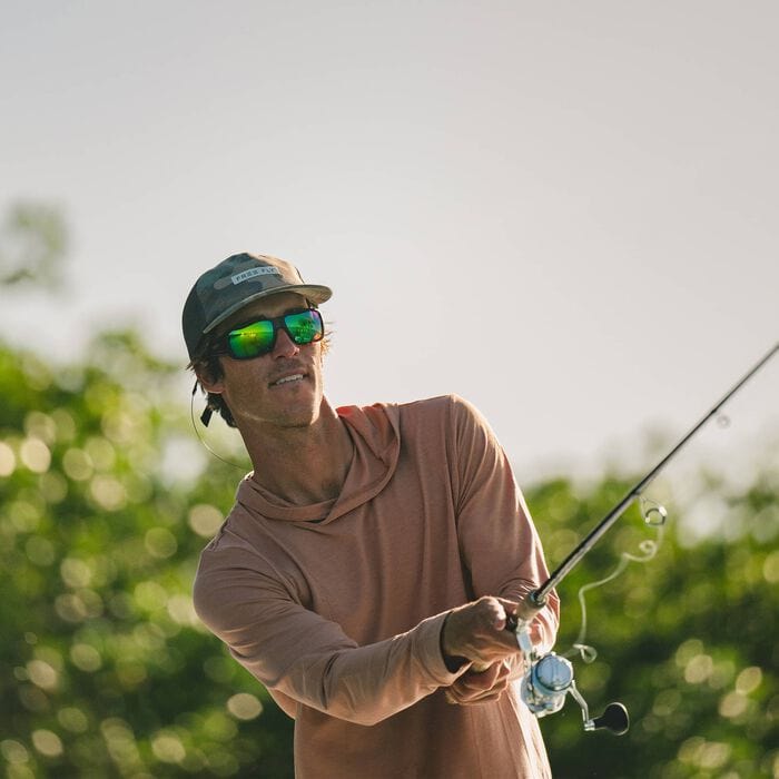 Load image into Gallery viewer, Brown / Green Smith Optics Guide&#39;s Choice XL sunglasses in Matte Tortoise with ChromaPop Glass PolarChromic Brown Green Mirror lenses Smith Optics Guide&#39;s Choice XL sunglasses in Matte Tortoise with ChromaPop Glass PolarChromic Brown Green Mirror lenses Smith Sport Optics
