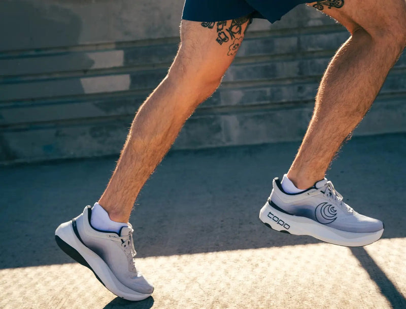 Load image into Gallery viewer, Topo Men&#39;s Aura in Grey Charcoal Topo Men&#39;s Aura in Grey Charcoal Topo Athletic
