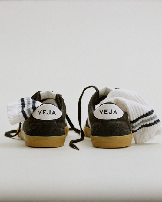 VEJA Volley Canvas - Men's VEJA