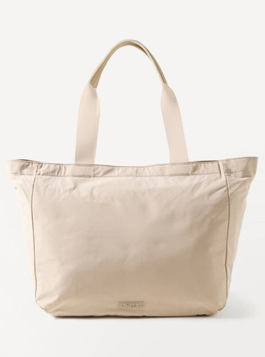 Ecru Vuori All Around Tote in Ecru Vuori All Around Tote in Ecru Vuori