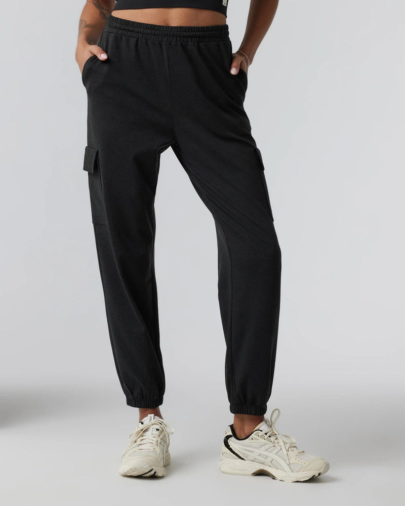 Load image into Gallery viewer, Black Heather / XS Vuori Boyfriend Cargo Jogger - Women&#39;s Vuori
