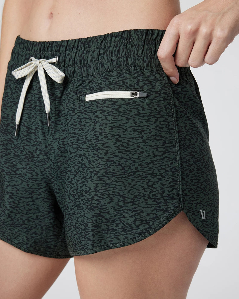 Load image into Gallery viewer, Aspen Capitola / XS Vuori Clementine 4&quot; Shorts 2.0 - Women&#39;s Vuori
