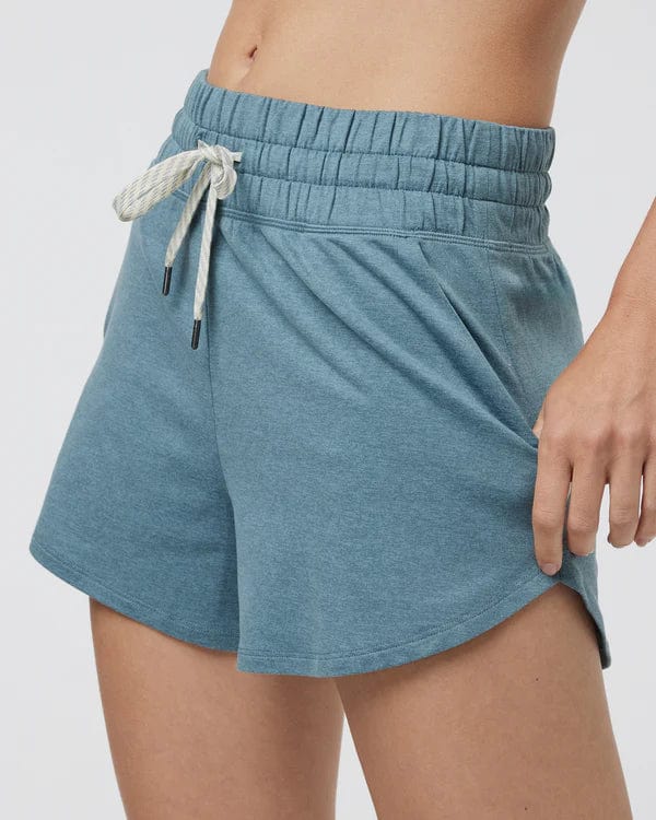 Load image into Gallery viewer, Vuori Halo Performance Short 2.0 - Women&#39;s Vuori
