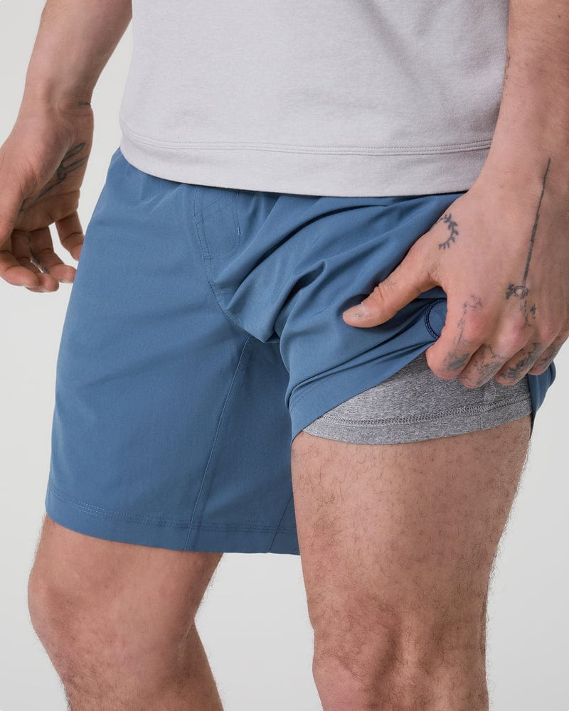 Load image into Gallery viewer, Vuori Kore Shorts 7&quot; - Men&#39;s Vuori Kore Shorts 7&quot; - Men&#39;s Vuori
