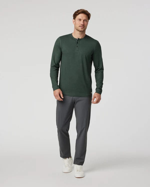 Load image into Gallery viewer, Vuori Long-Sleeve Ease Performance Henley - Men&#39;s Vuori Long-Sleeve Ease Performance Henley - Men&#39;s Vuori
