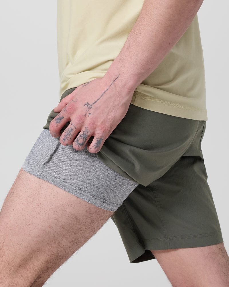 Load image into Gallery viewer, Vuori Men&#39;s Kore Everyday Short Lined 7.5&quot; Vuori Men&#39;s Kore Everyday Short Lined 7.5&quot; Vuori
