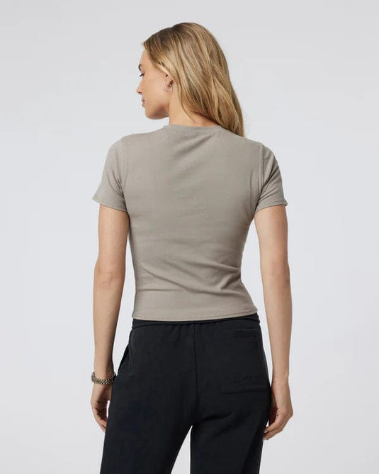 Vuori Pose Fitted Tee - Women's Vuori