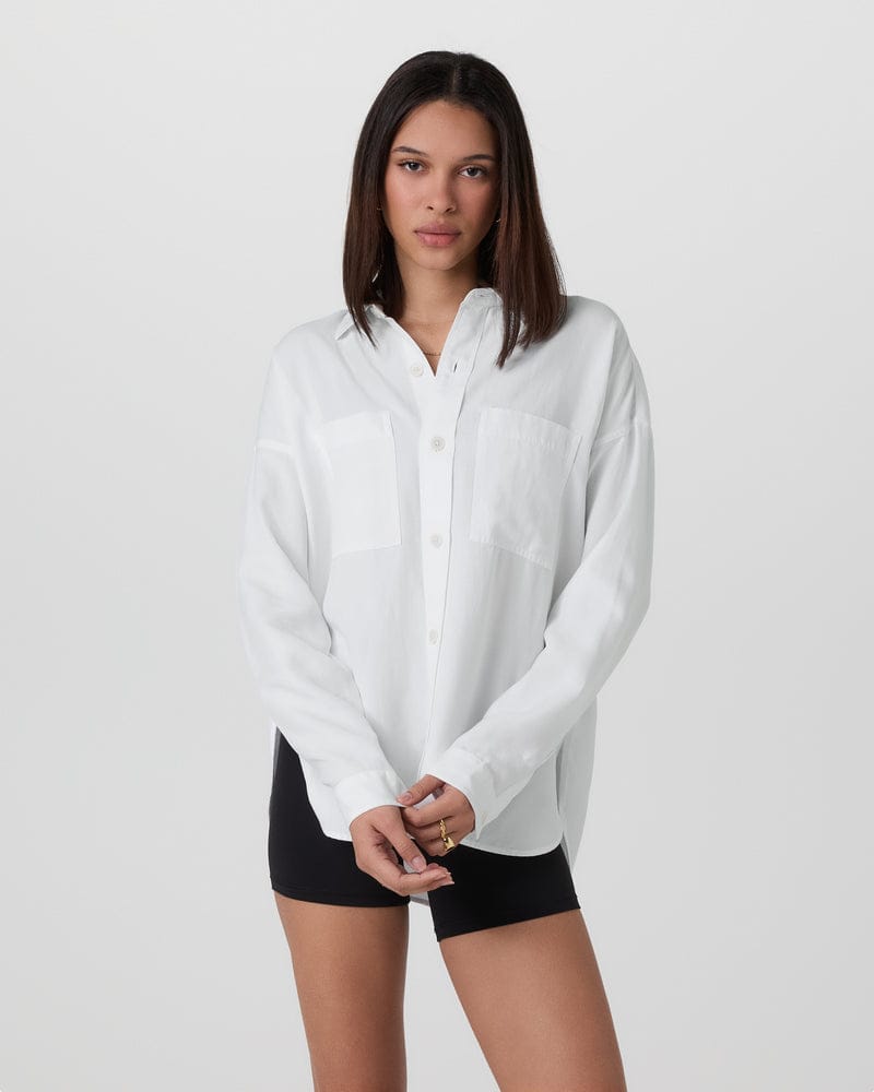 Load image into Gallery viewer, XS / White Vuori Trestles Twill Button Up in White Vuori Trestles Twill Button Up in White Vuori
