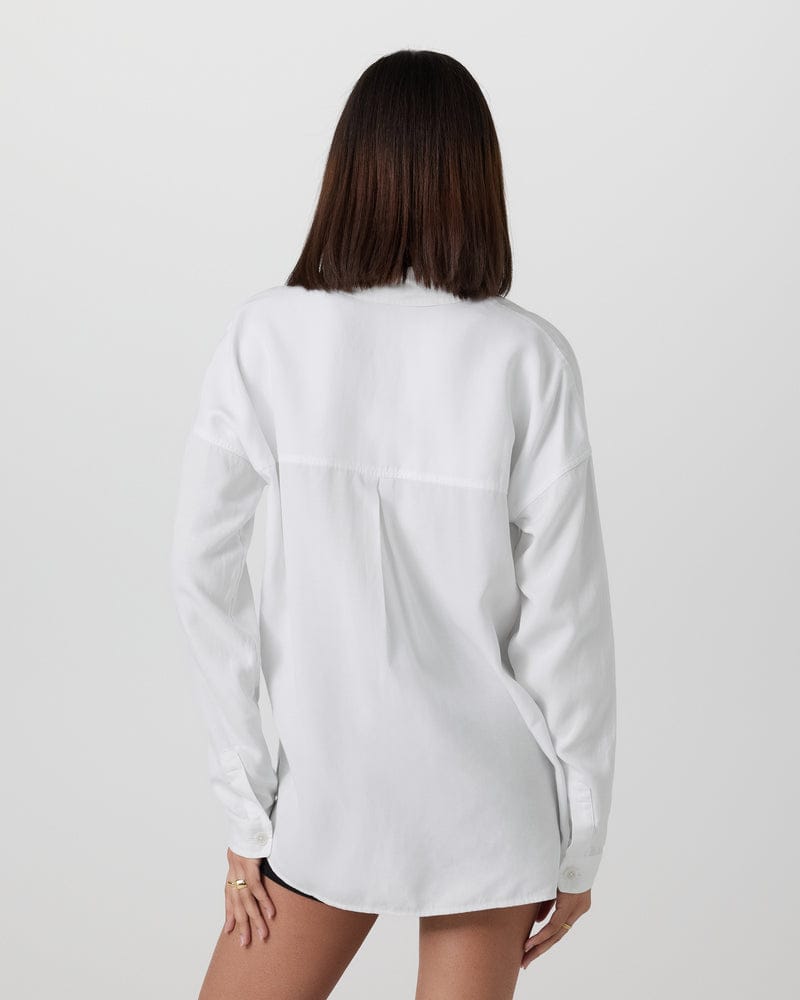 Load image into Gallery viewer, Vuori Trestles Twill Button Up in White Vuori Trestles Twill Button Up in White Vuori
