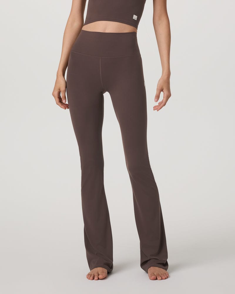 Load image into Gallery viewer, Vuori Women&#39;s All The Feels Slim Flare in Java Vuori Women&#39;s All The Feels Slim Flare in Java Vuori
