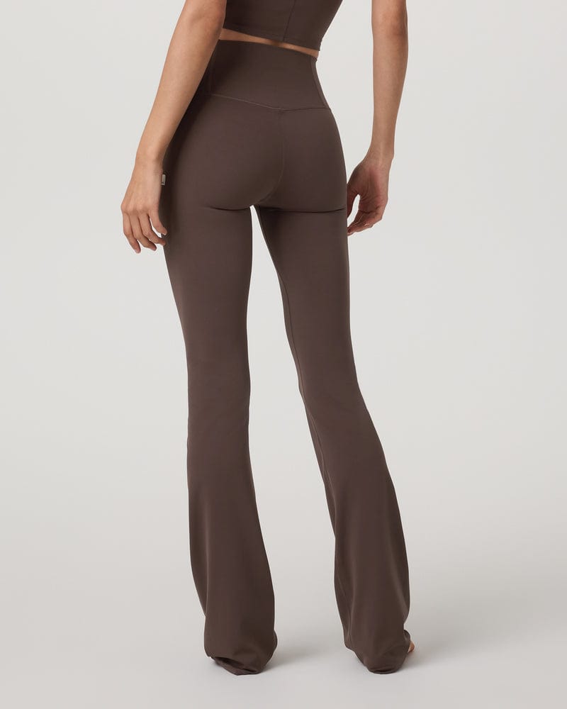 Load image into Gallery viewer, Vuori Women&#39;s All The Feels Slim Flare in Java Vuori Women&#39;s All The Feels Slim Flare in Java Vuori
