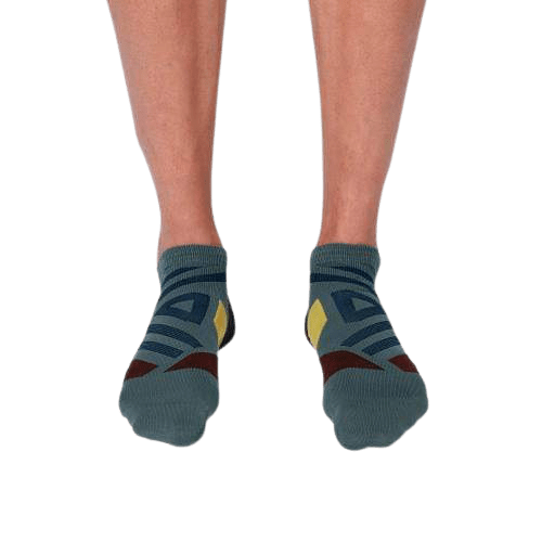 On Running Men's Low Socks in Shadow & Mulberry On Running